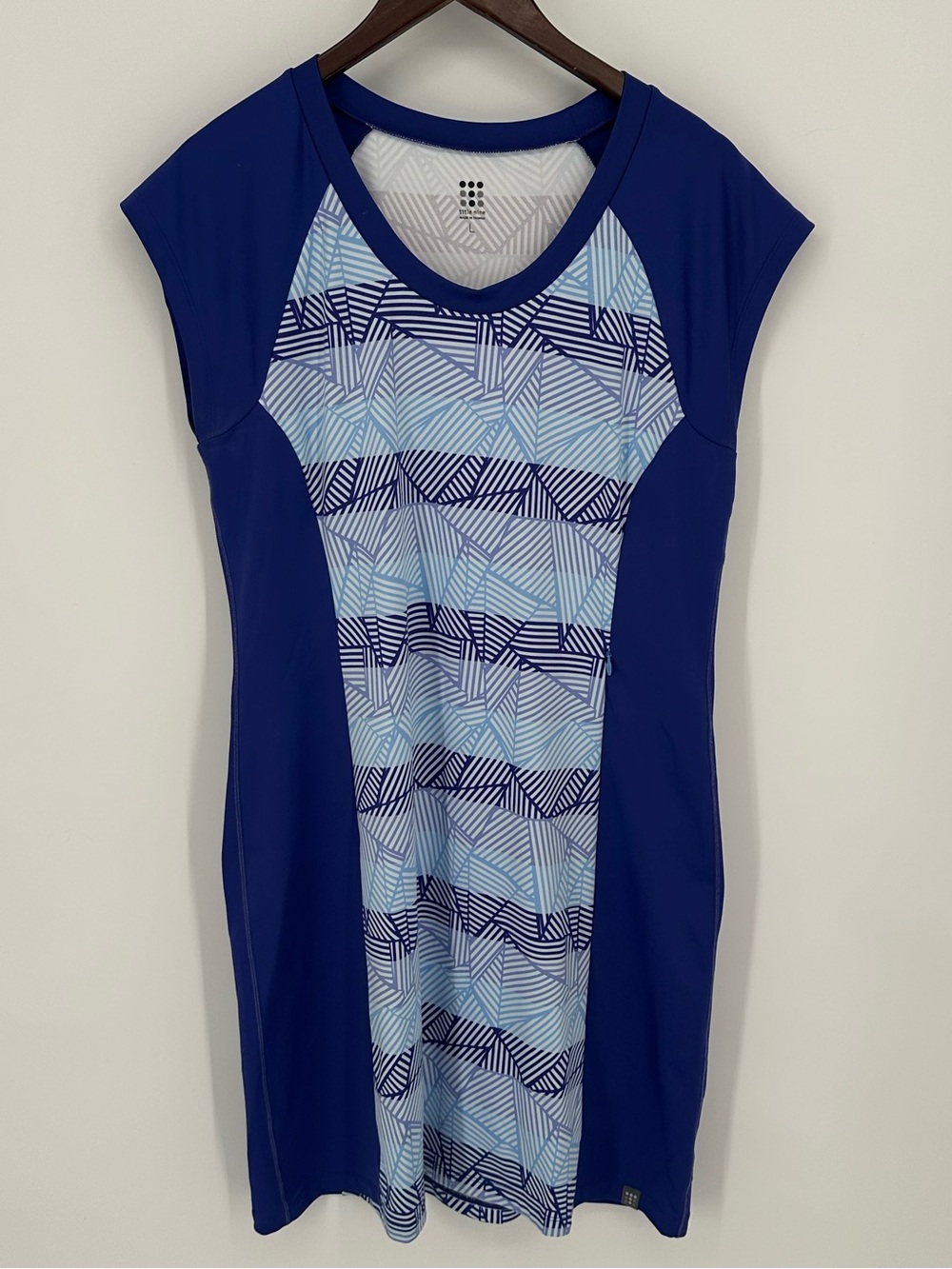 Title Nine Gidget 2.0 Dress Size Large Geometric‎ Sport Stretch Cap Sleeve